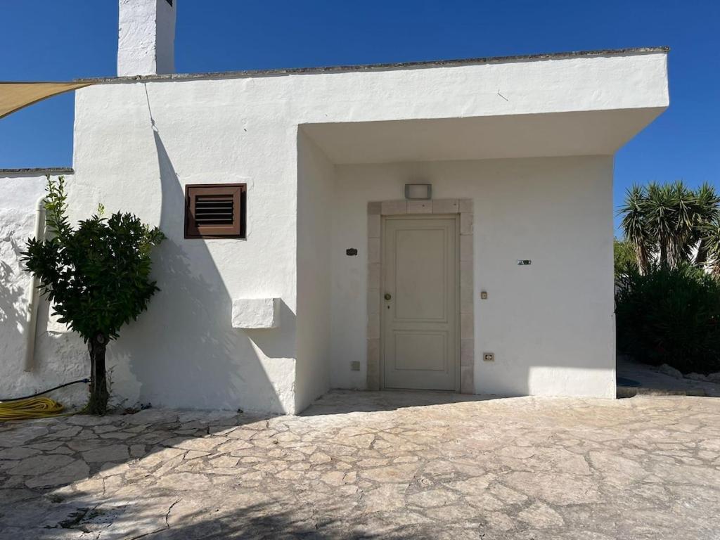Casa Giuliveto - Charmantes Ferienhaus Mit Privatpool In Olivenhain Ostuni Luaran gambar