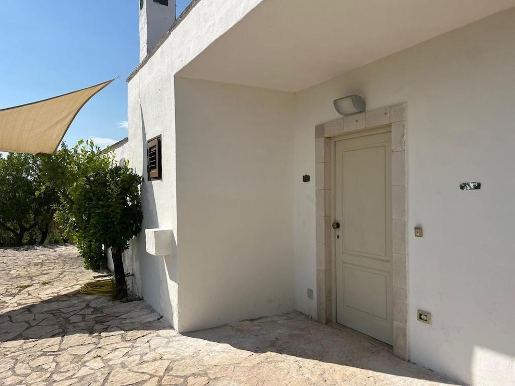Casa Giuliveto - Charmantes Ferienhaus Mit Privatpool In Olivenhain Ostuni Luaran gambar