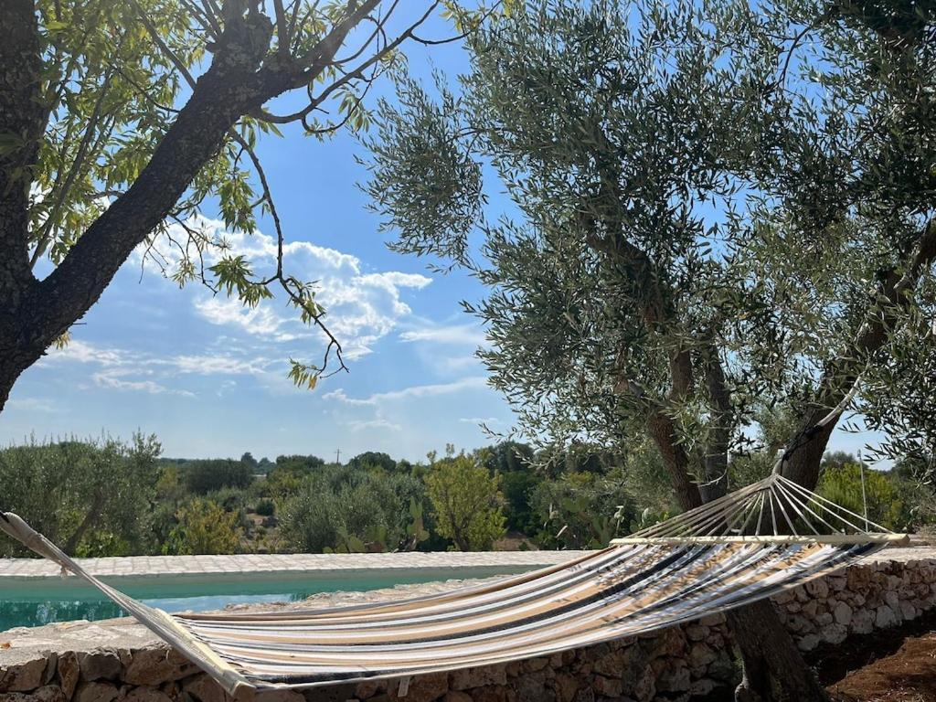Casa Giuliveto - Charmantes Ferienhaus Mit Privatpool In Olivenhain Ostuni Luaran gambar