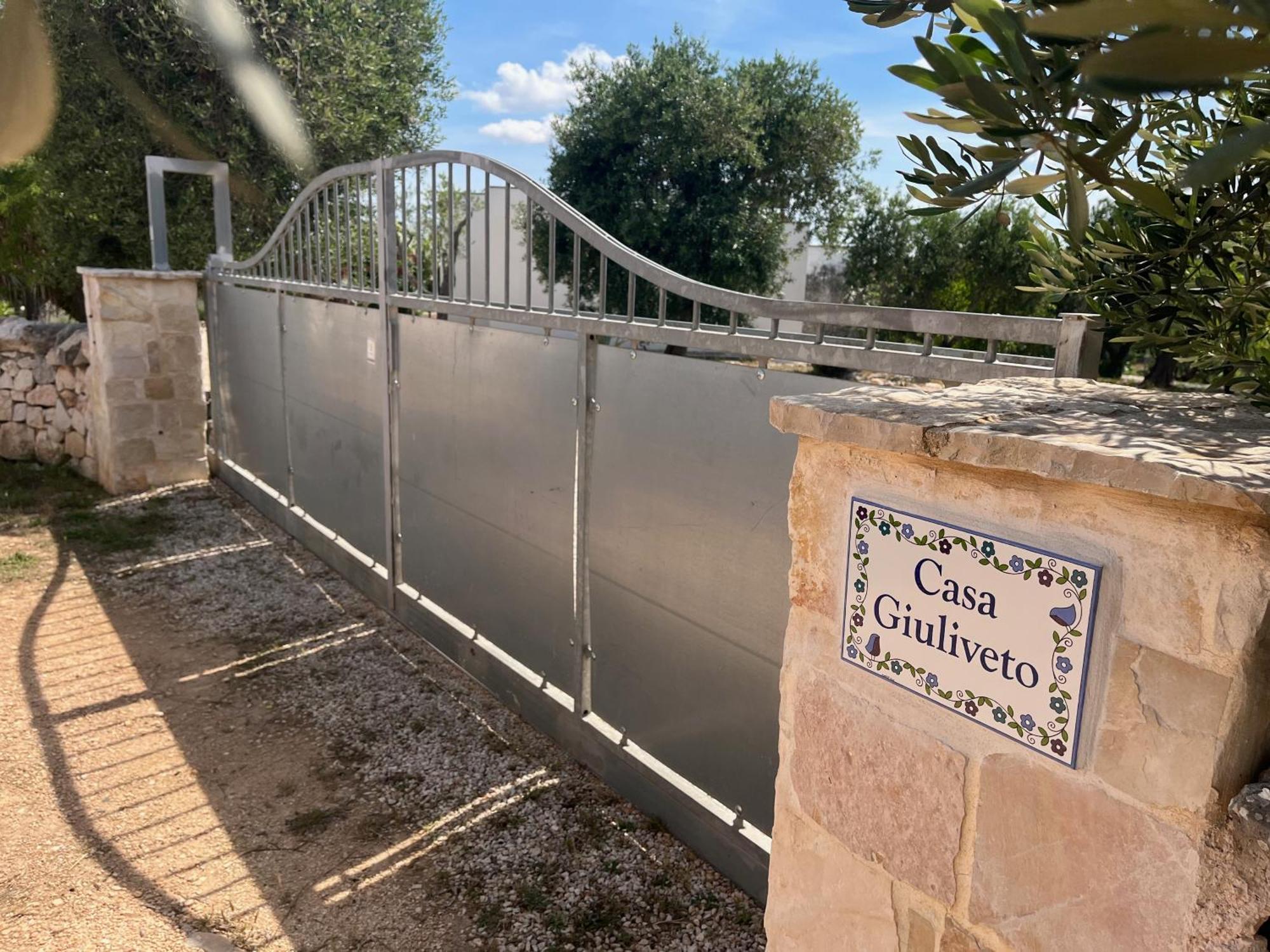 Casa Giuliveto - Charmantes Ferienhaus Mit Privatpool In Olivenhain Ostuni Luaran gambar